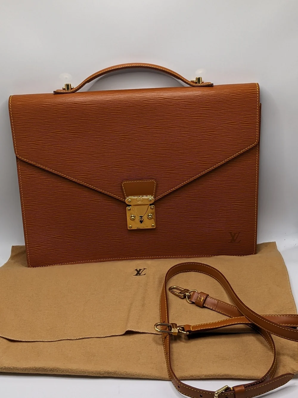Louis Vuitton Tan Epi Leather Briefcase with Gold Hardware